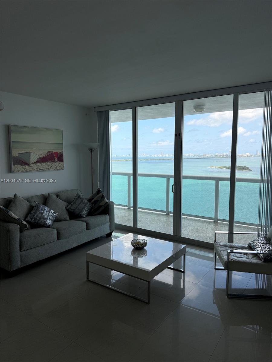 1800 N Bayshore Dr # 2107