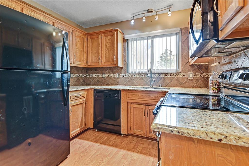 10782 Oakmont Street