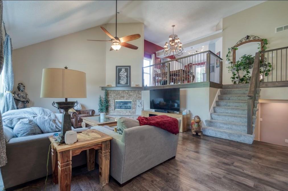 1208 E Frontier Drive