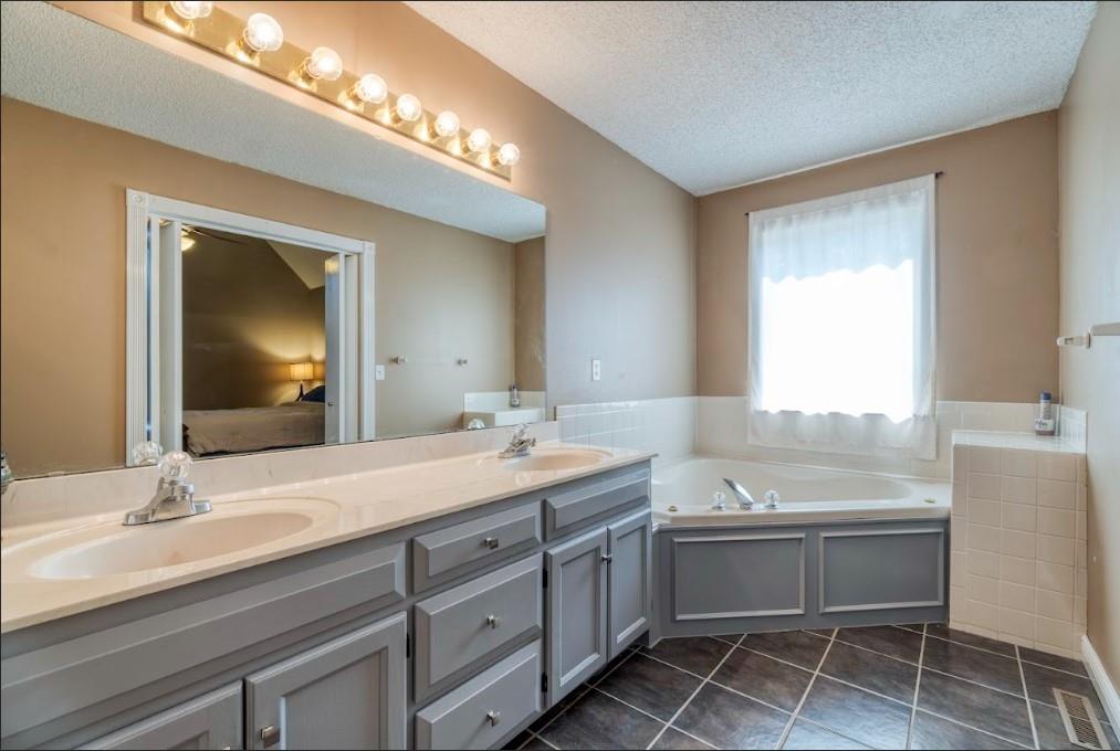 1208 E Frontier Drive