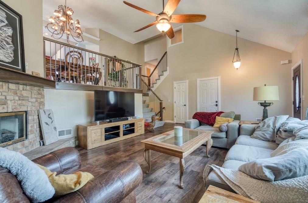 1208 E Frontier Drive