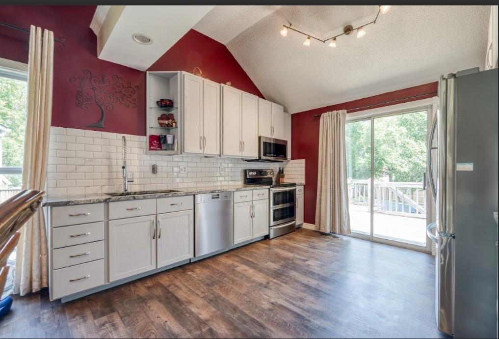 1208 E Frontier Drive