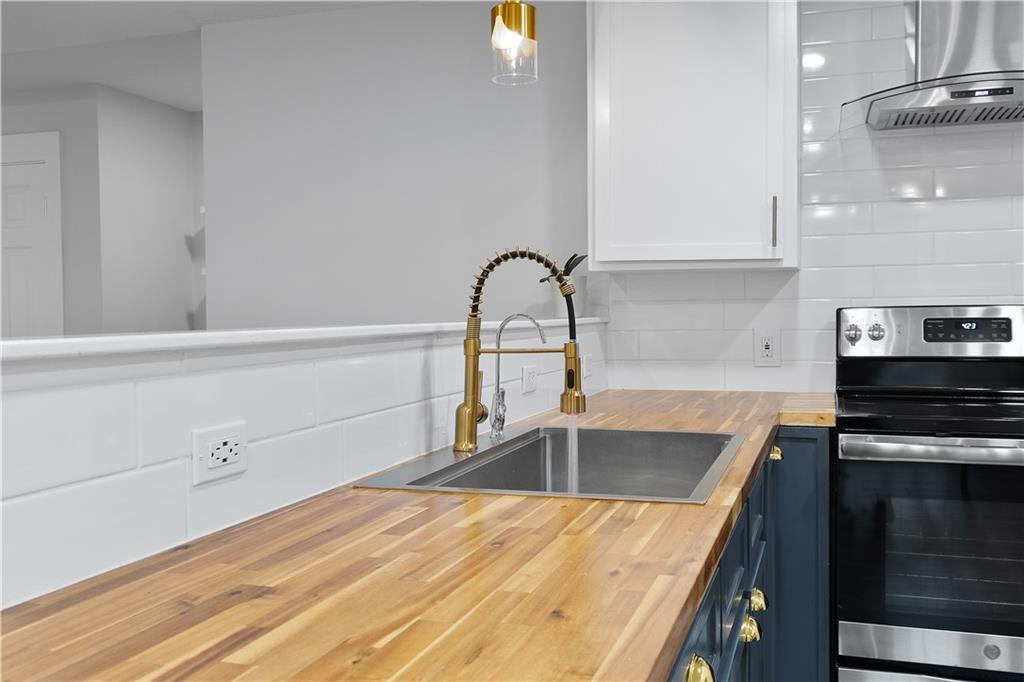 381 N Evergreen Street