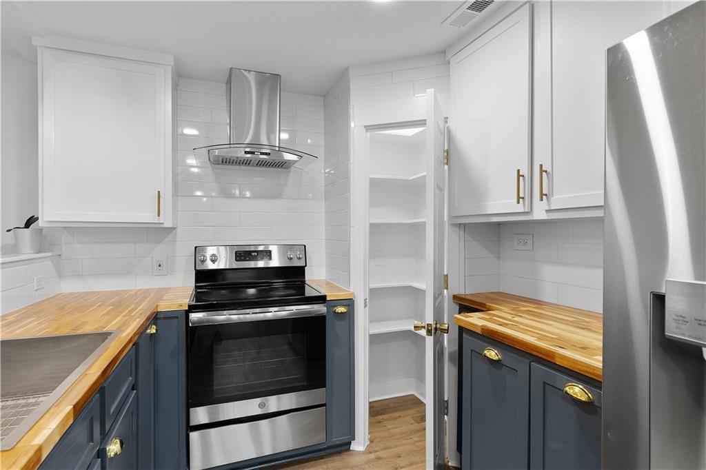 381 N Evergreen Street