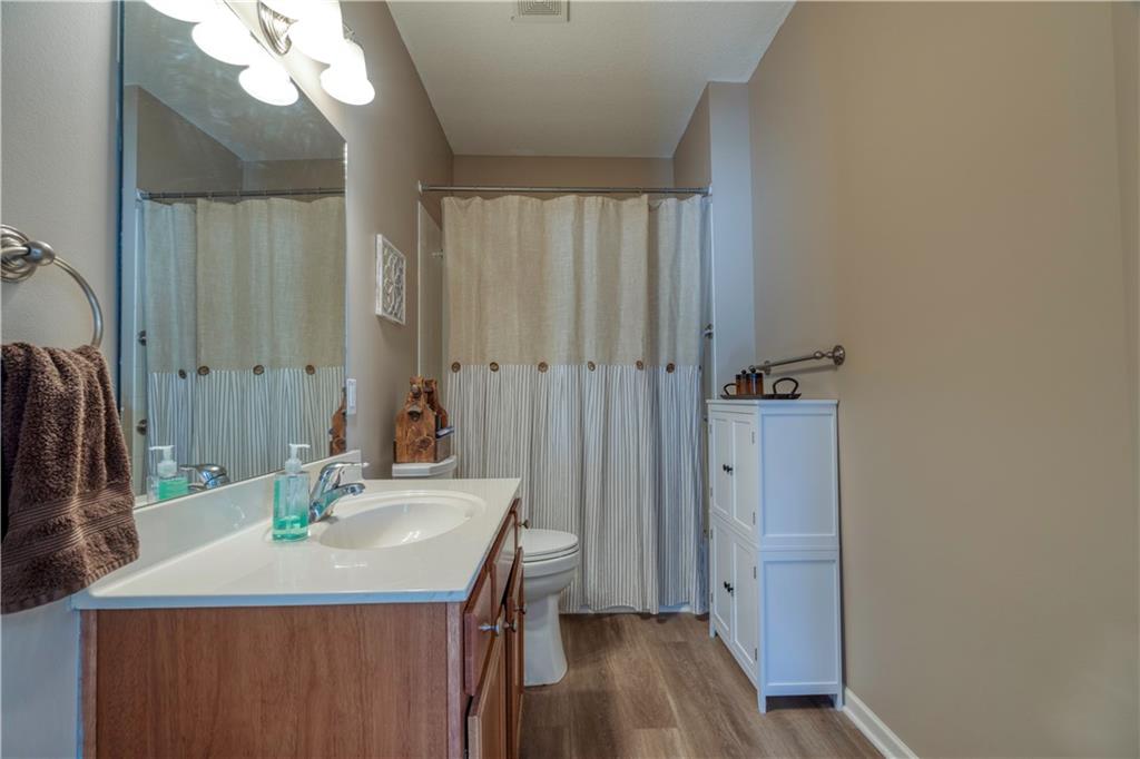 11671 S Roundtree Street Unit: 200