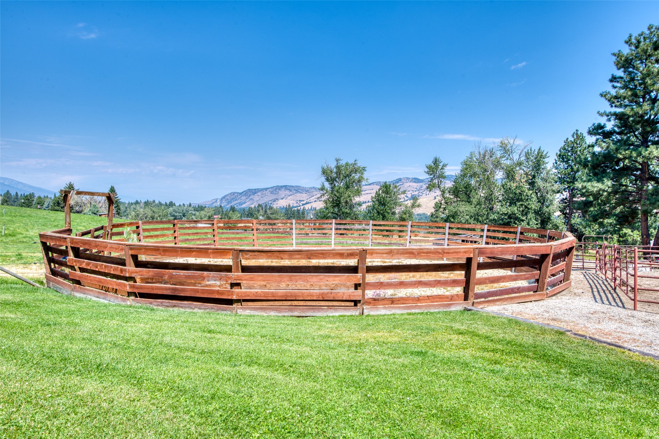 159,169,179 Painthorse Trail