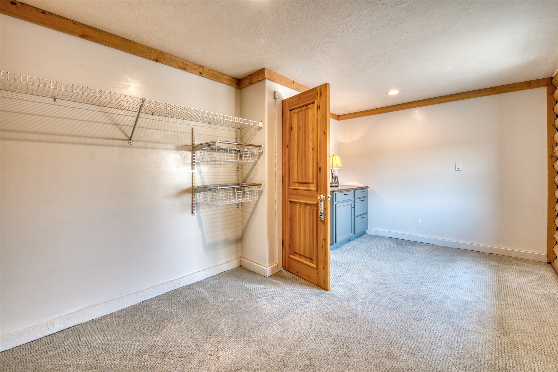 839 Thomas Lane
