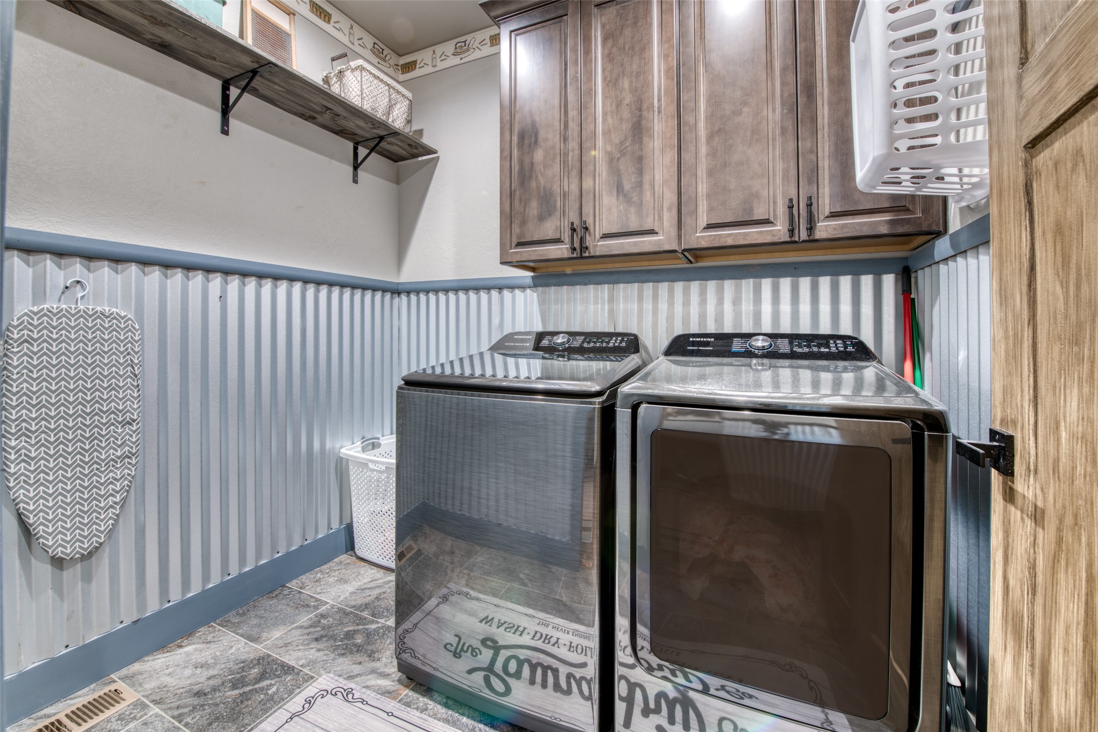 512 Willow Ridge Way