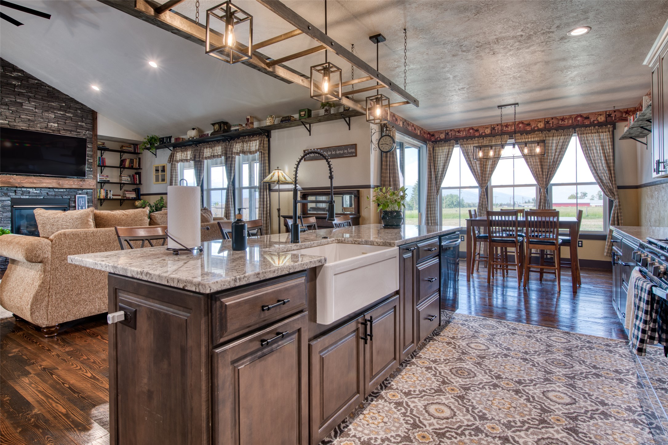 512 Willow Ridge Way