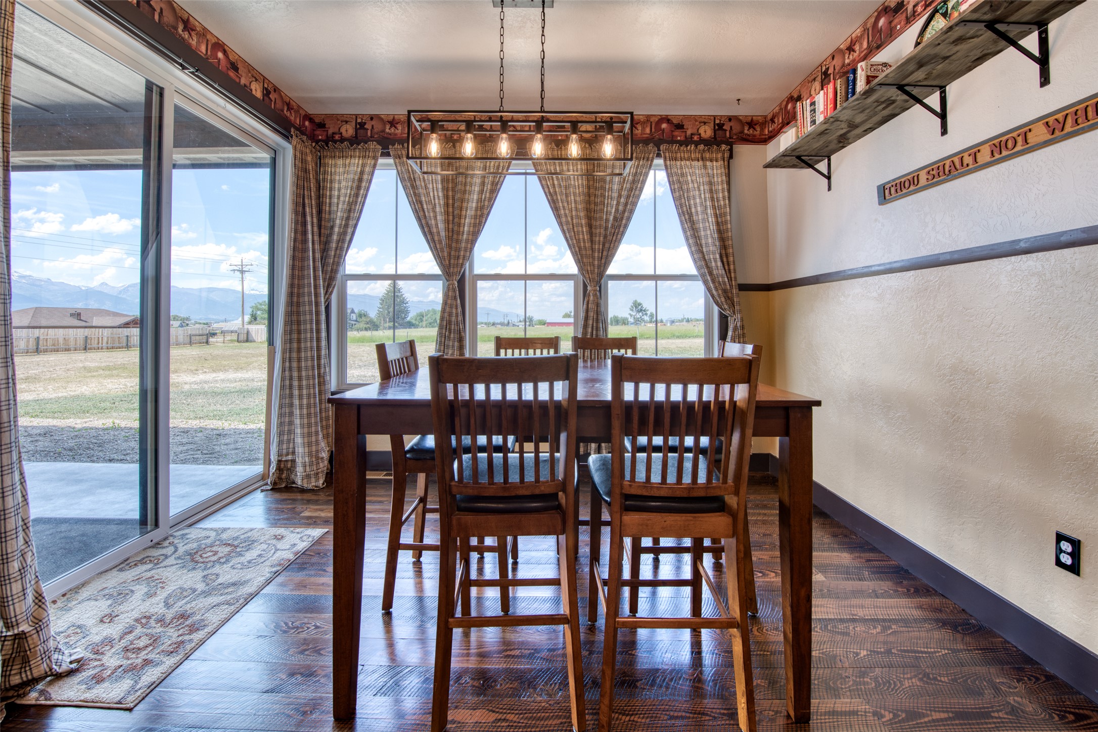 512 Willow Ridge Way