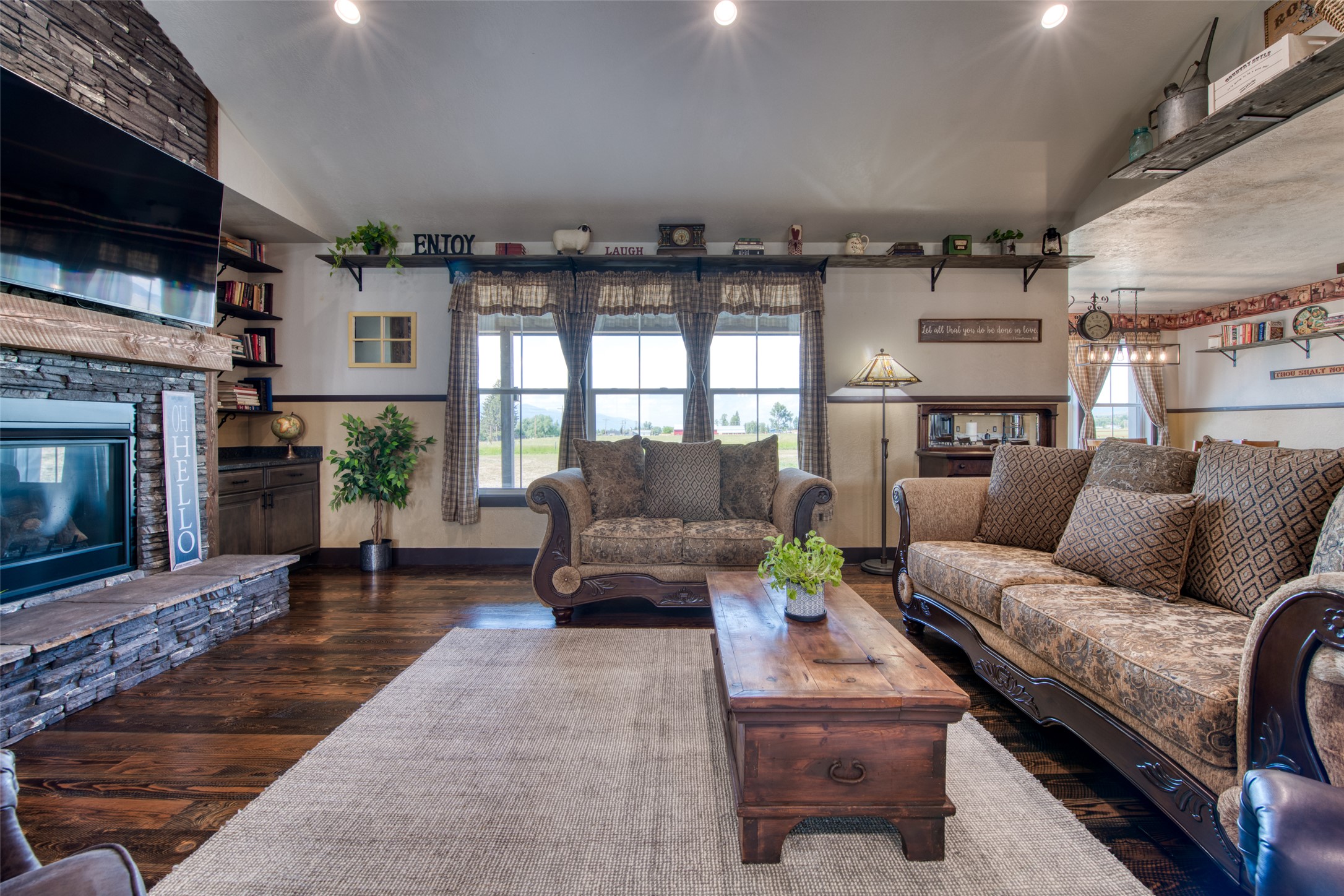 512 Willow Ridge Way