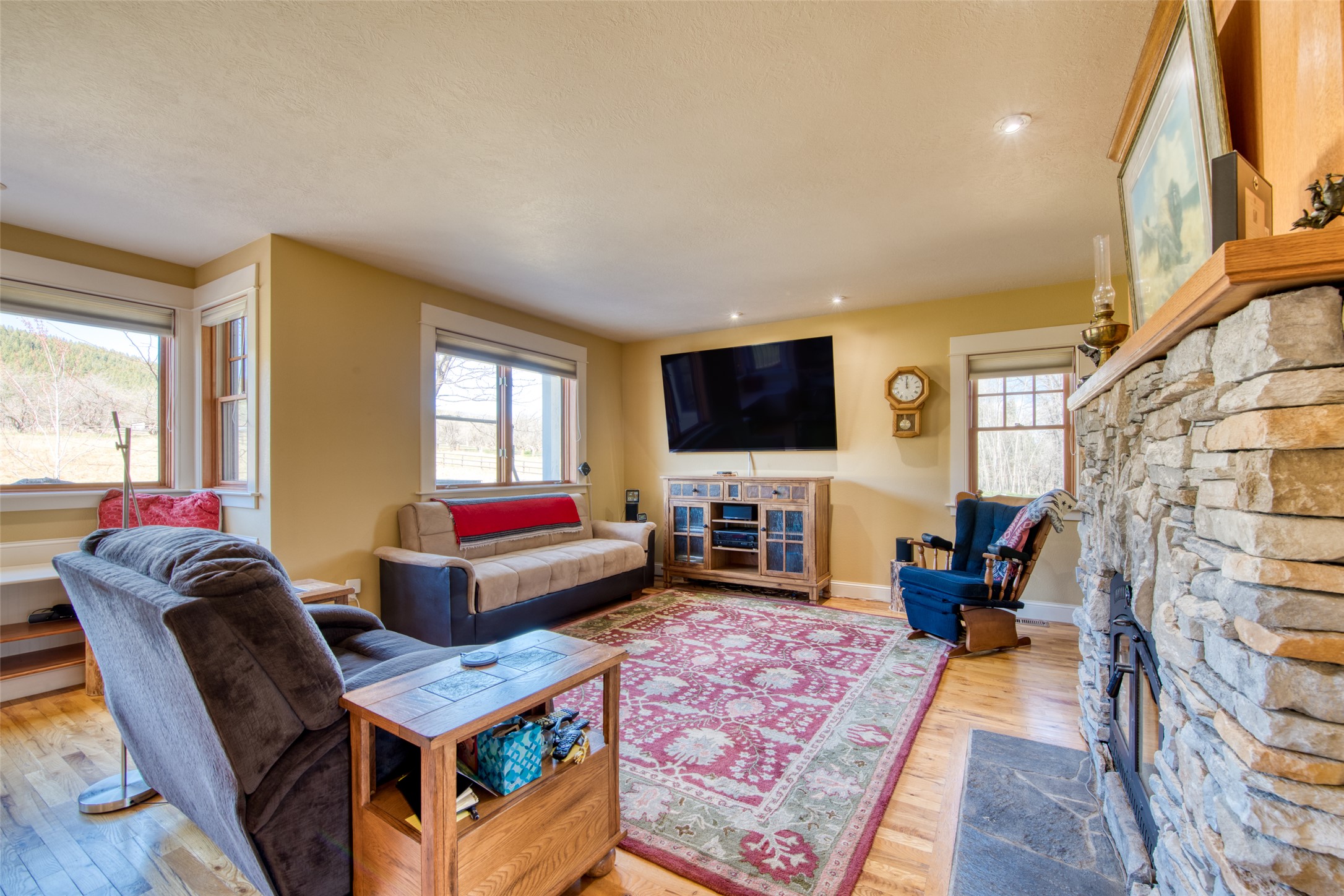 3544 McIntosh Lane