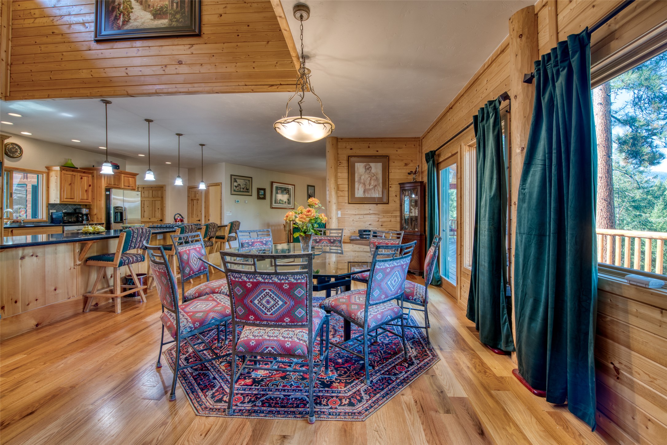 542 Raven Wood