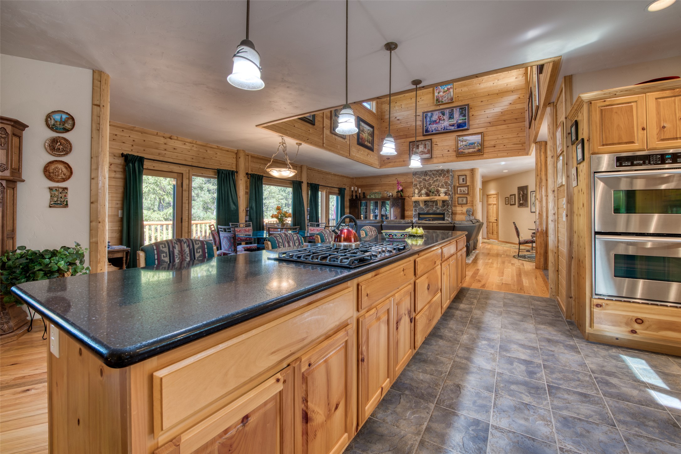 542 Raven Wood