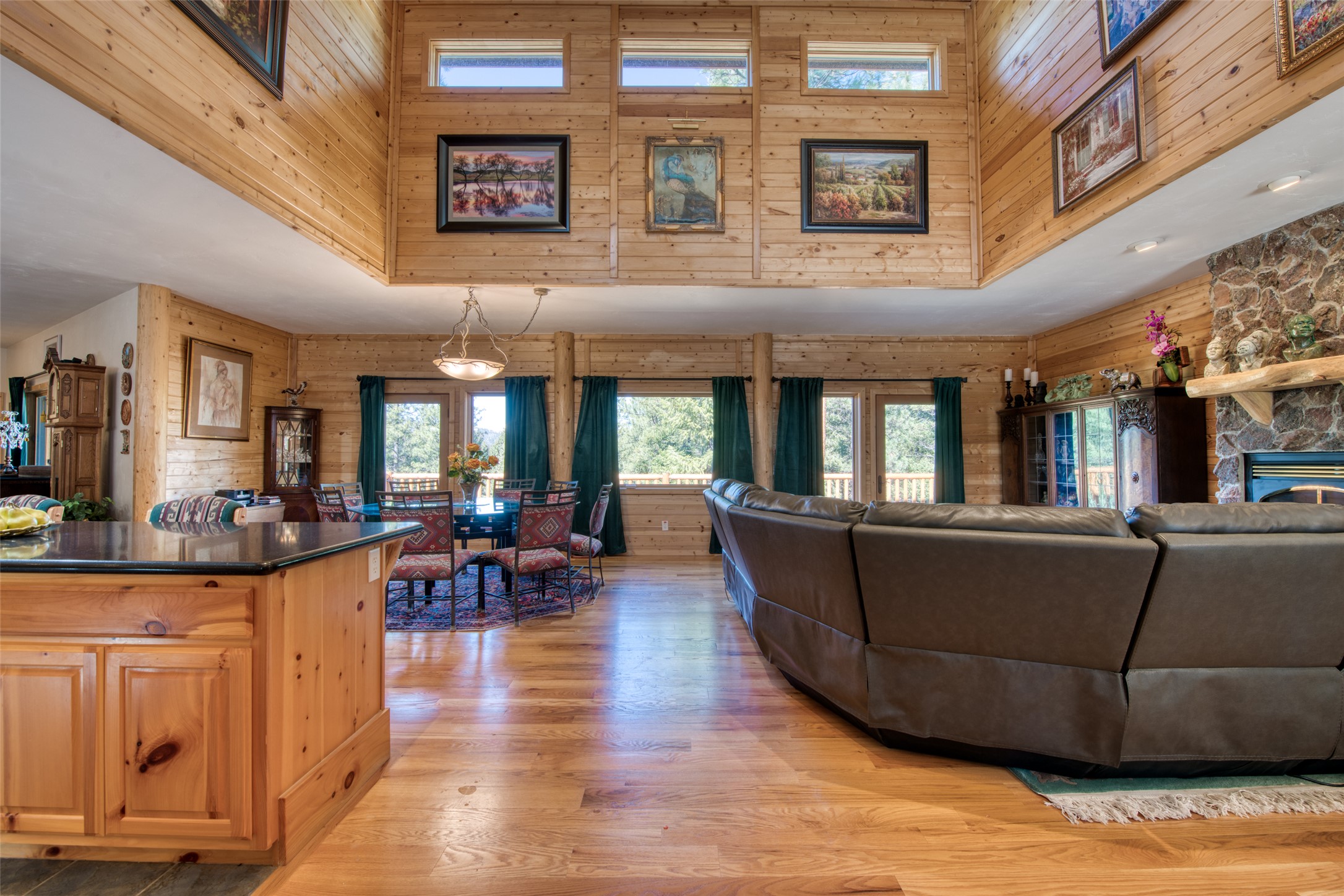 542 Raven Wood