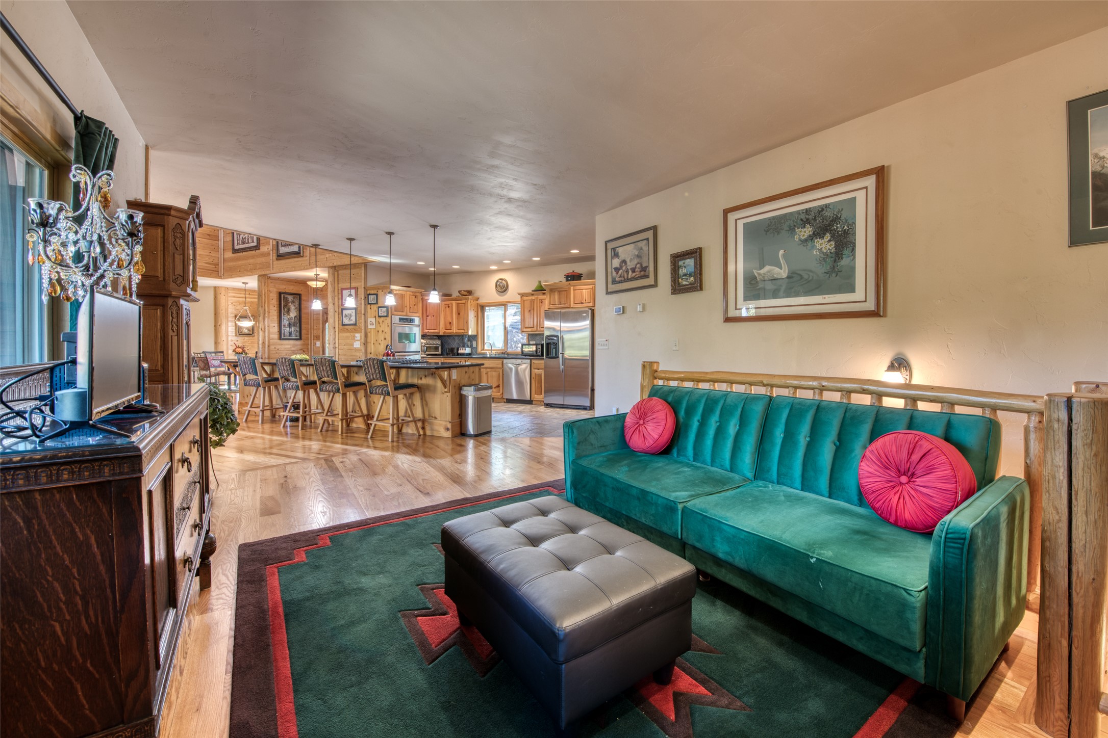 542 Raven Wood