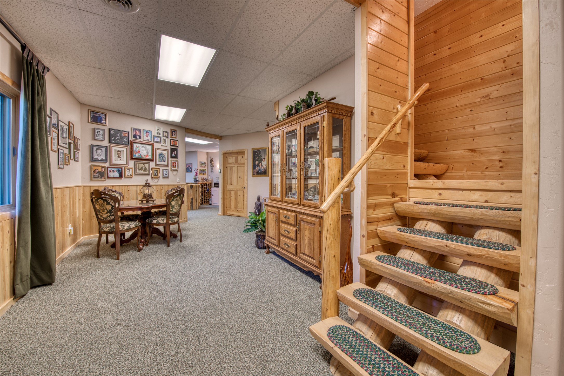 542 Raven Wood