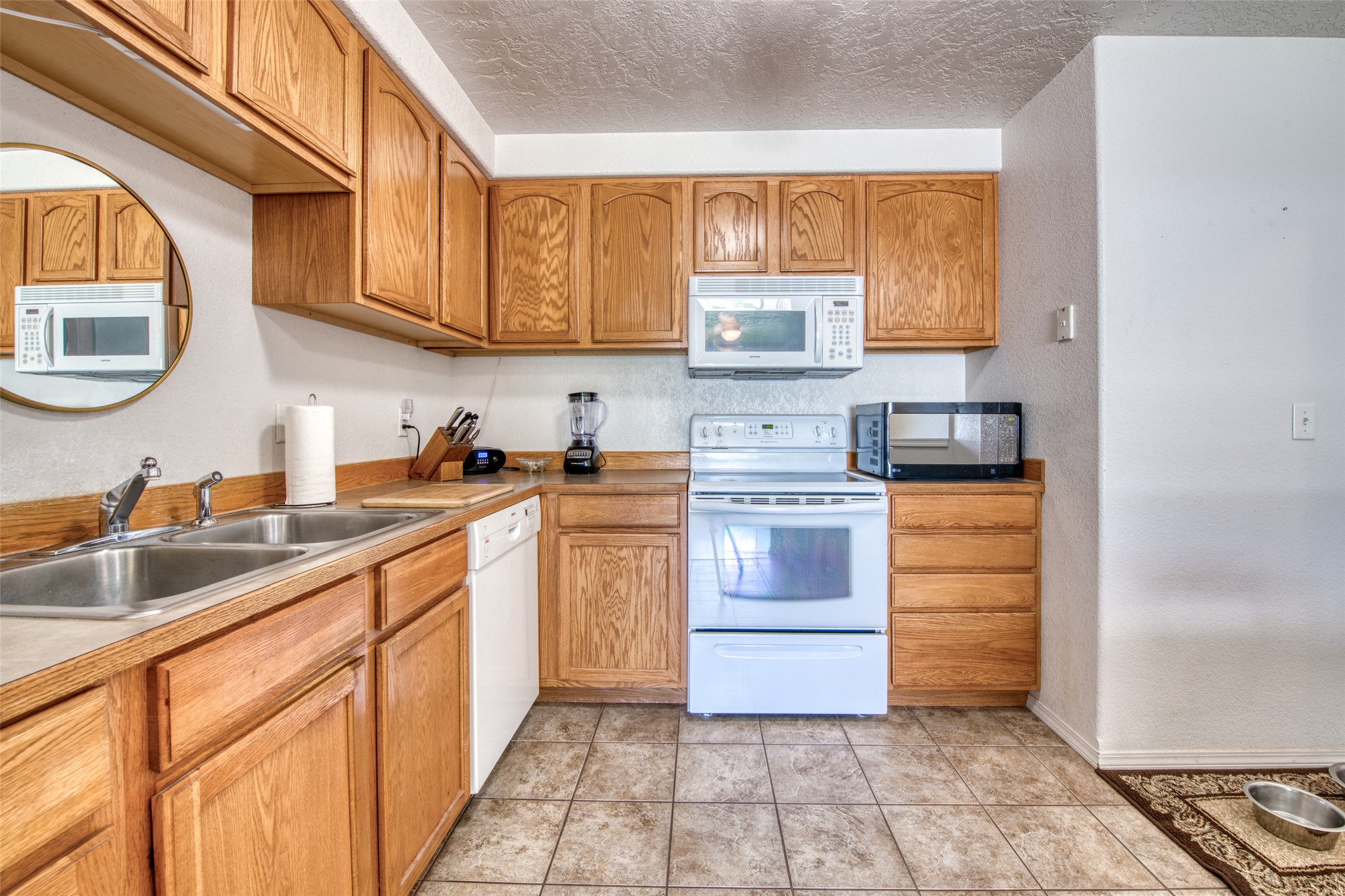 214 Heritage Street 3