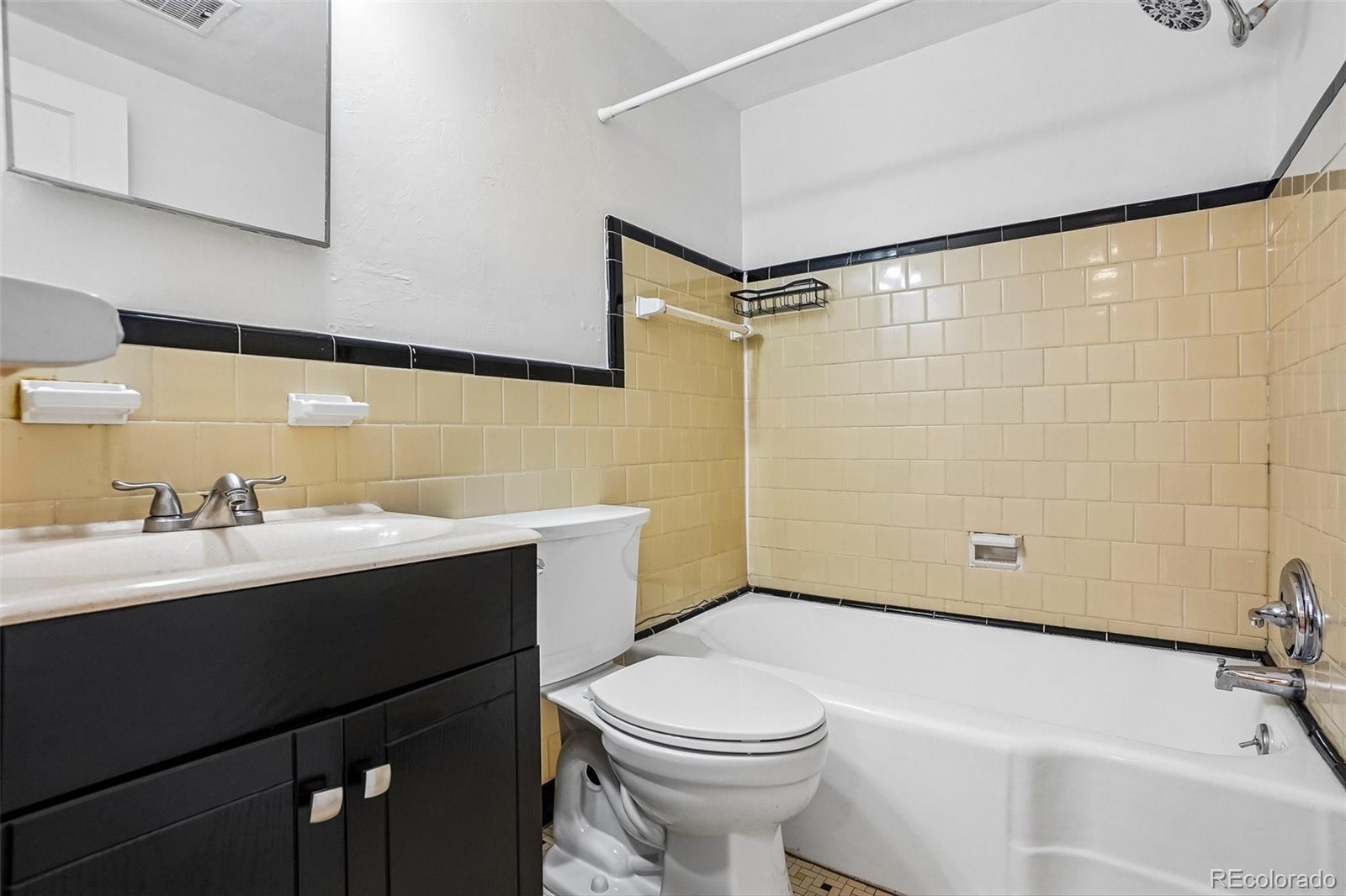 525 Jackson Street Unit: 103