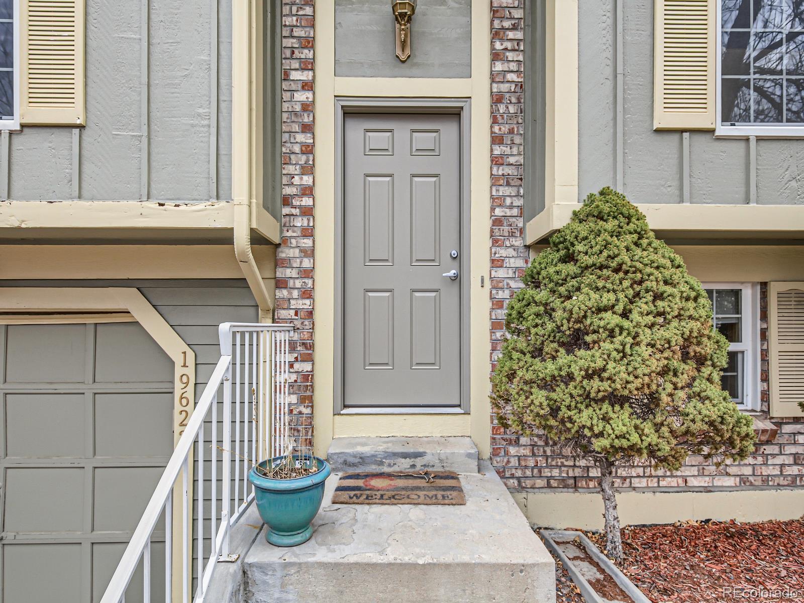 19623 E Girard Drive