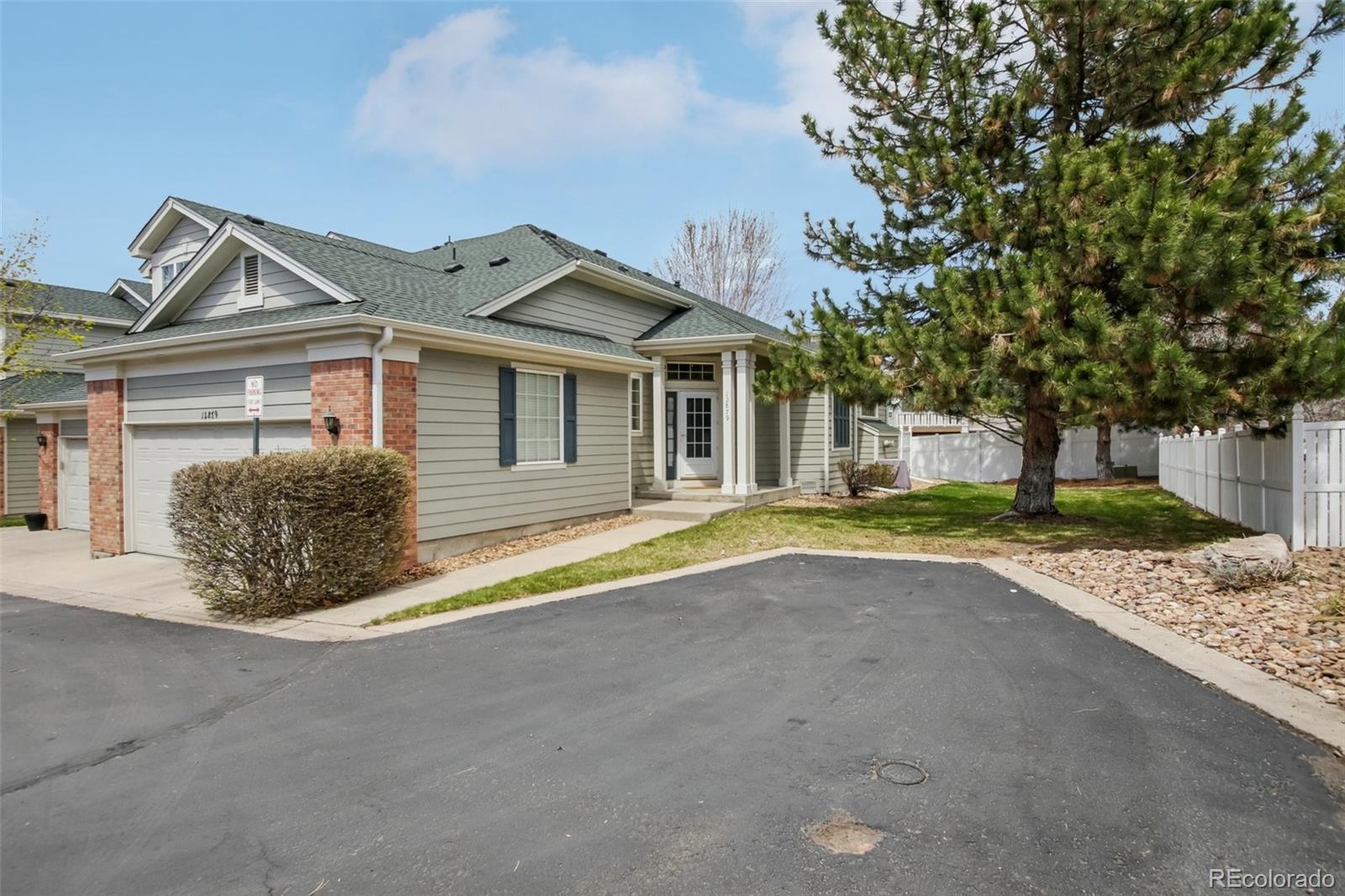 12879 E Dickensen Place