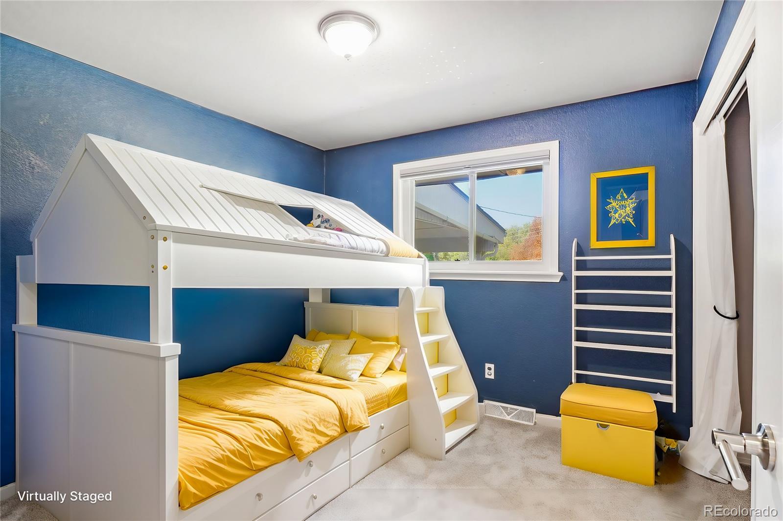 2887 E Euclid Avenue