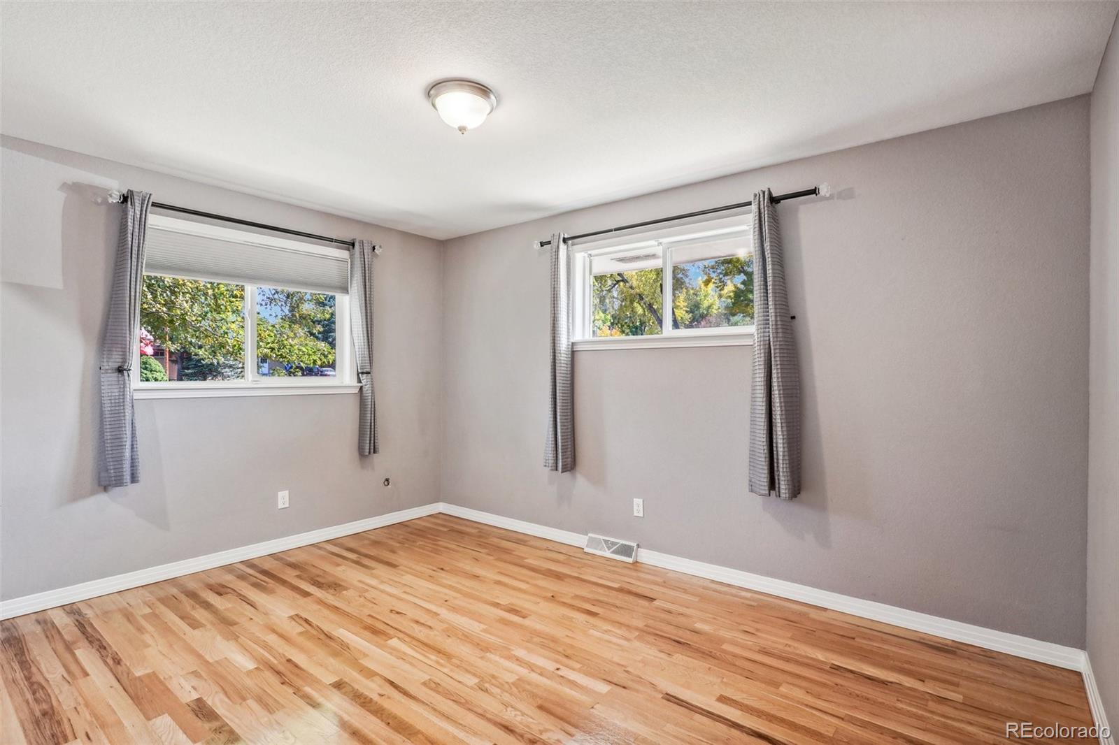 2887 E Euclid Avenue