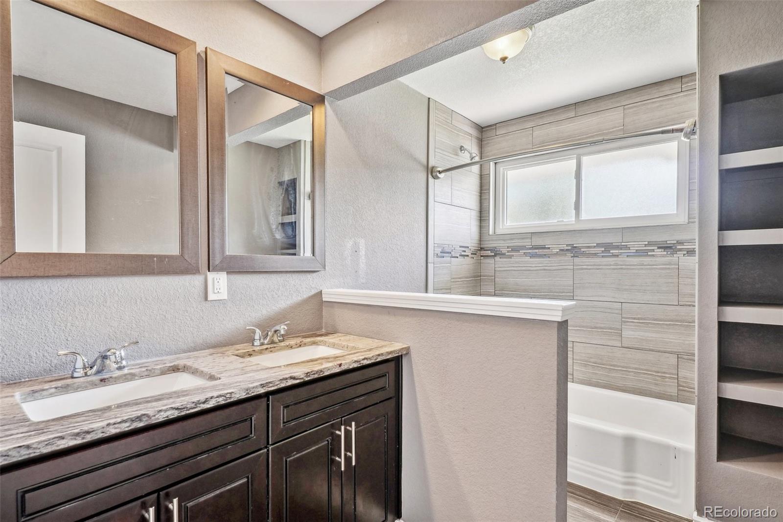 2887 E Euclid Avenue