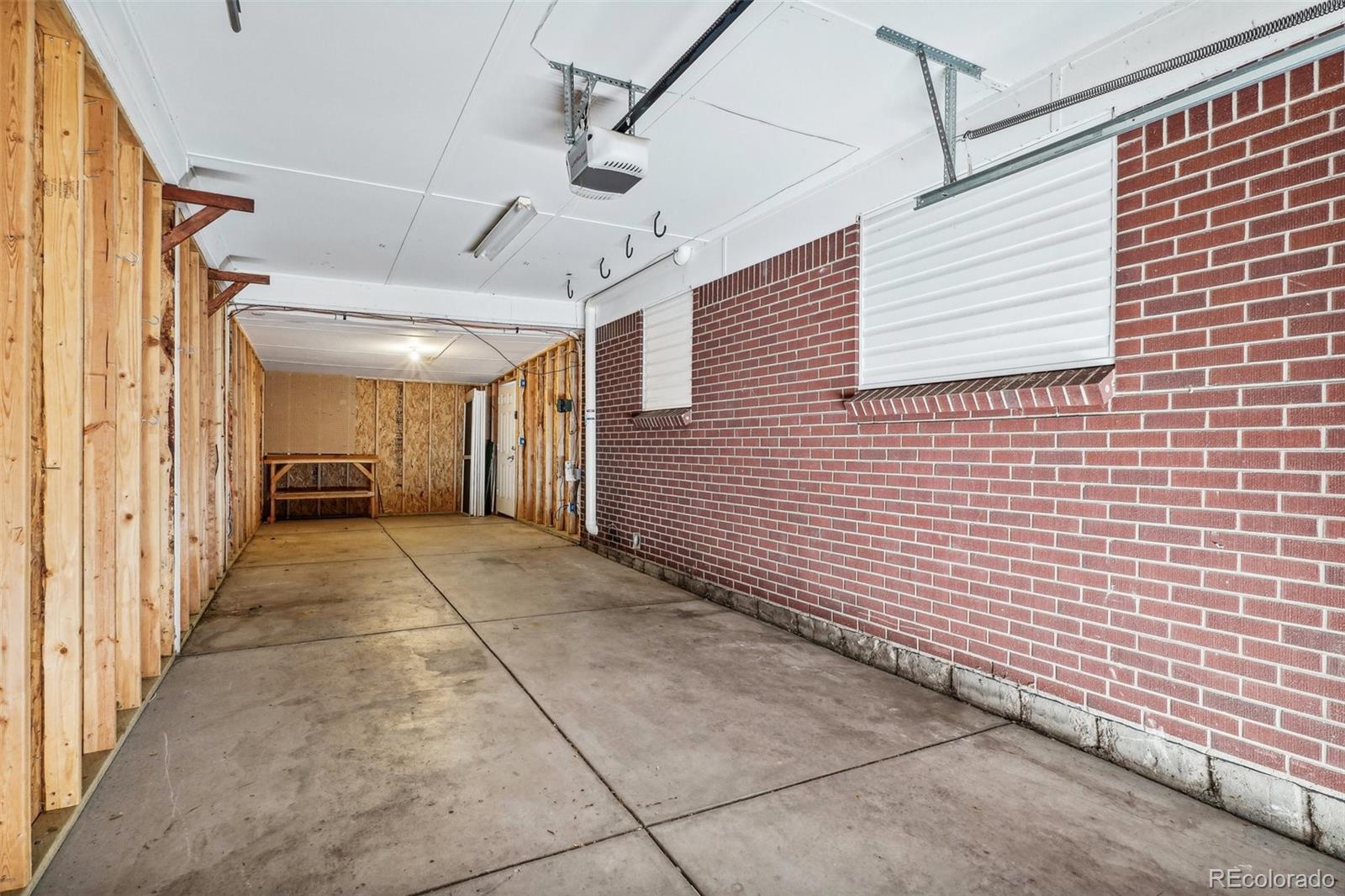 2887 E Euclid Avenue