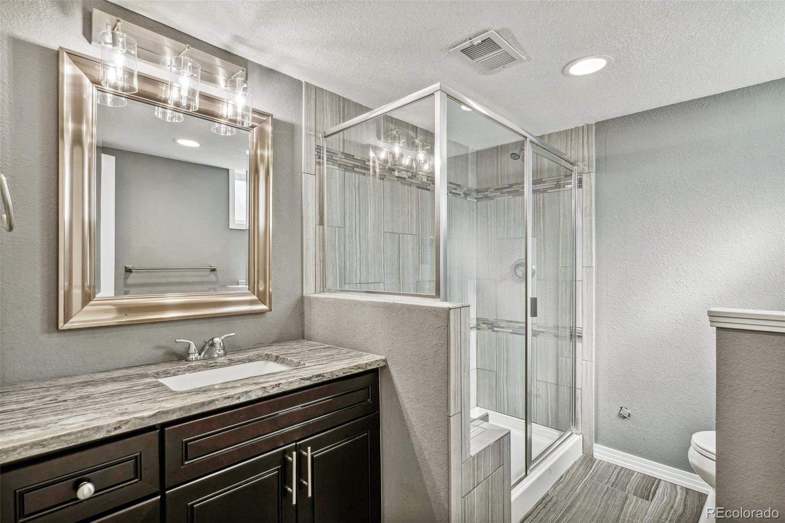 2887 E Euclid Avenue