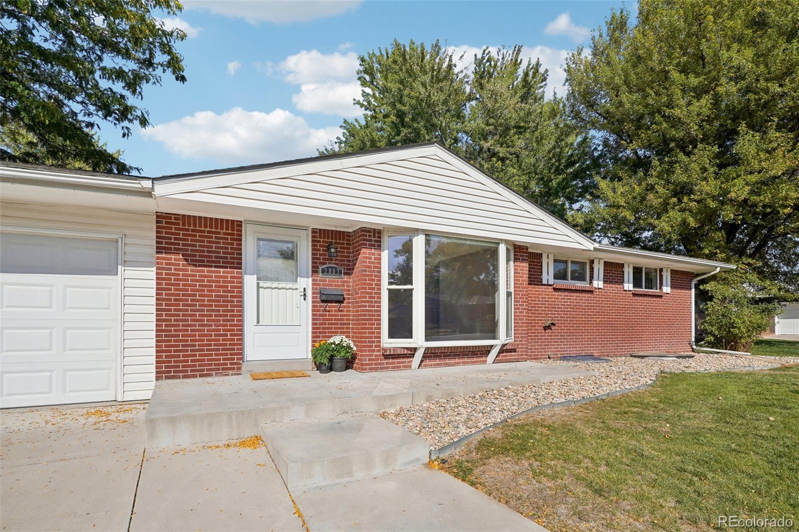 2887 E Euclid Avenue