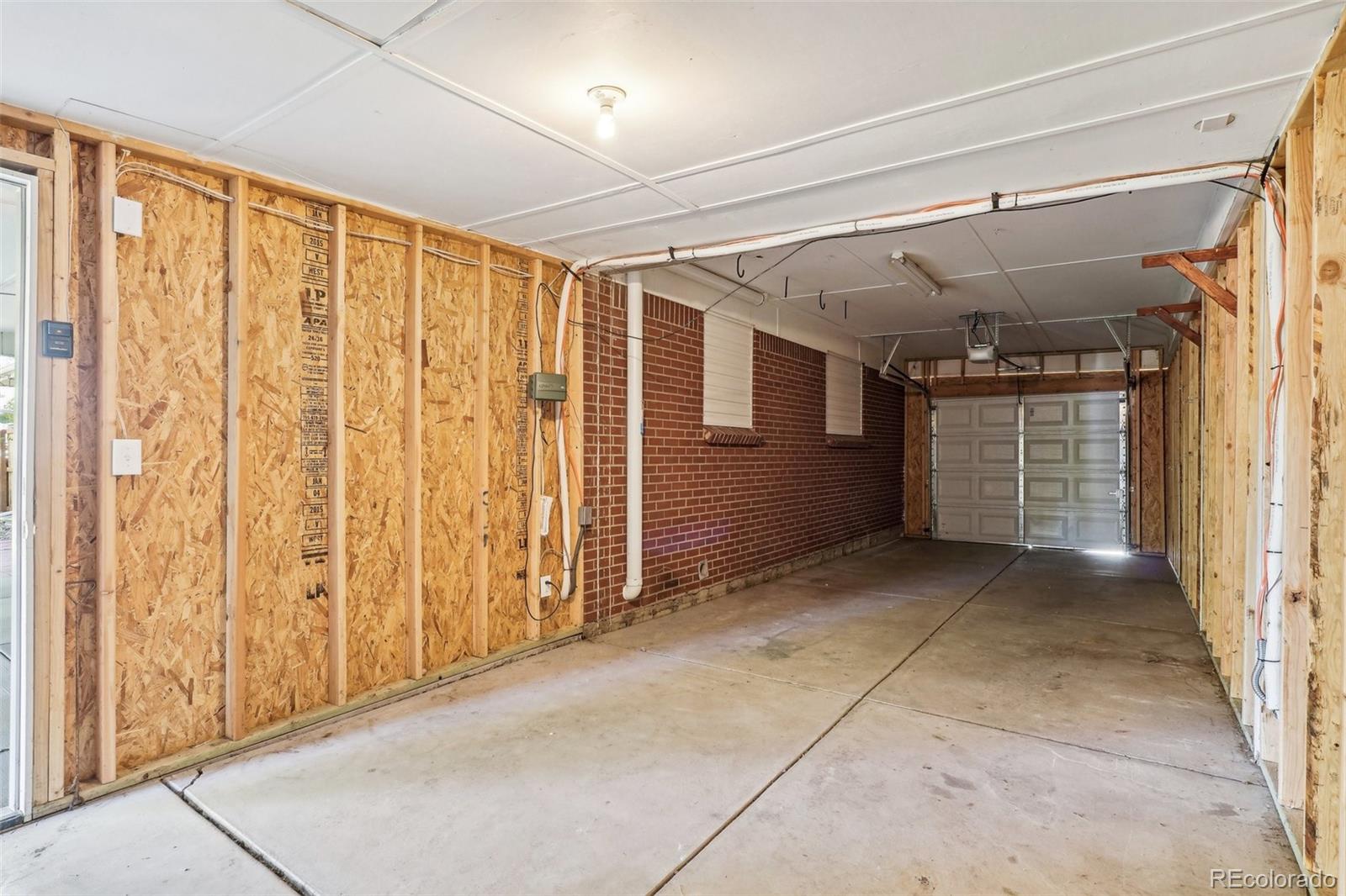 2887 E Euclid Avenue