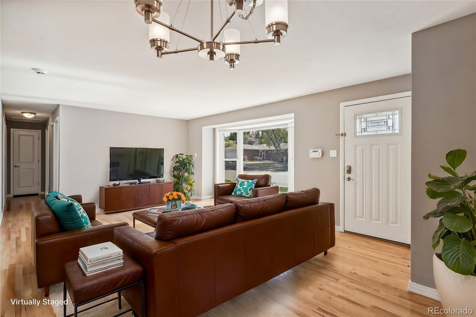 2887 E Euclid Avenue