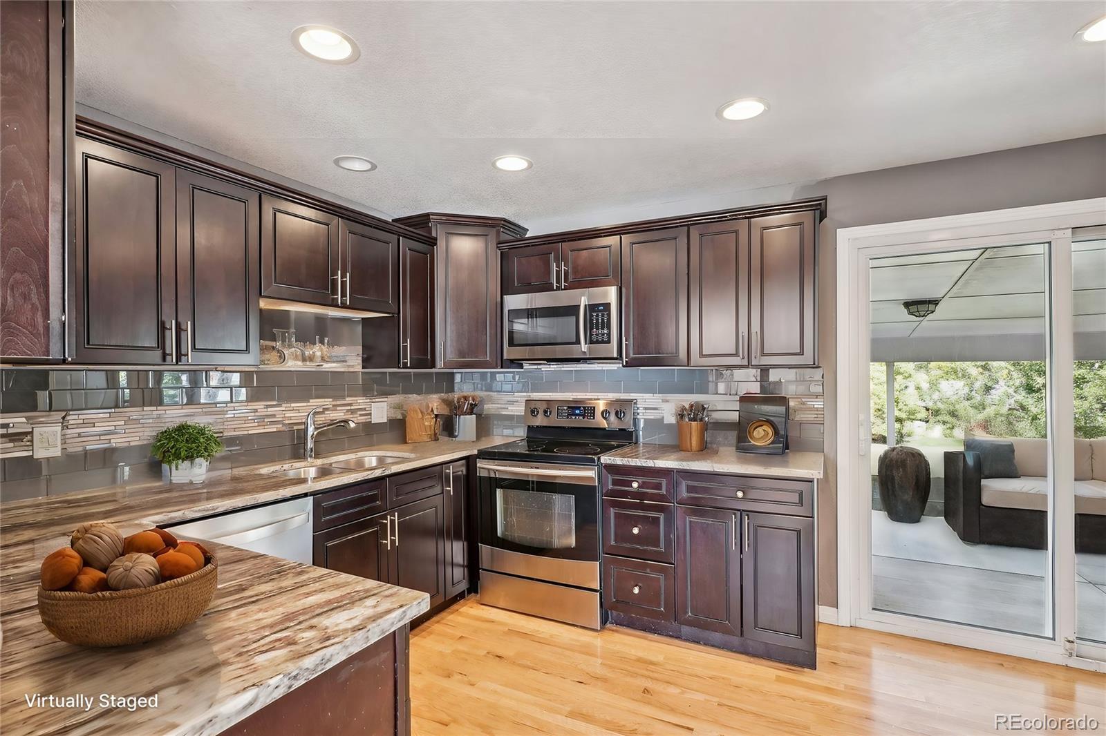 2887 E Euclid Avenue