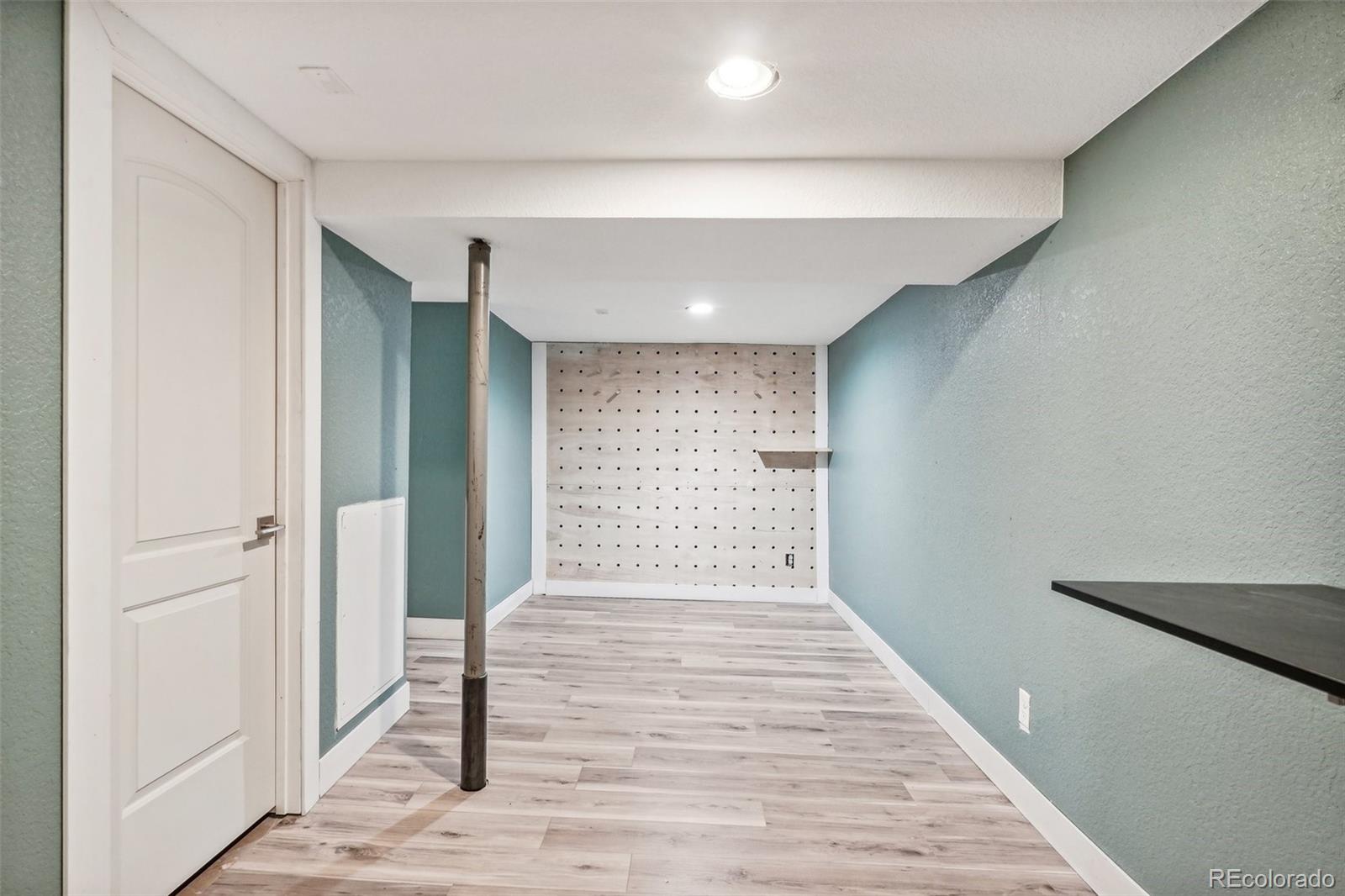 2887 E Euclid Avenue