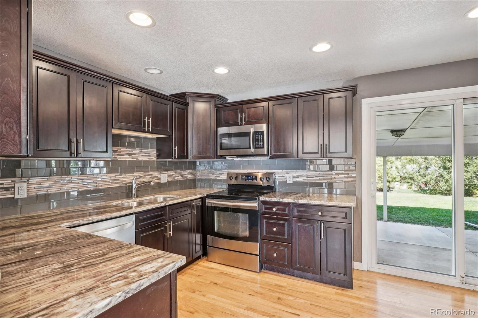 2887 E Euclid Avenue