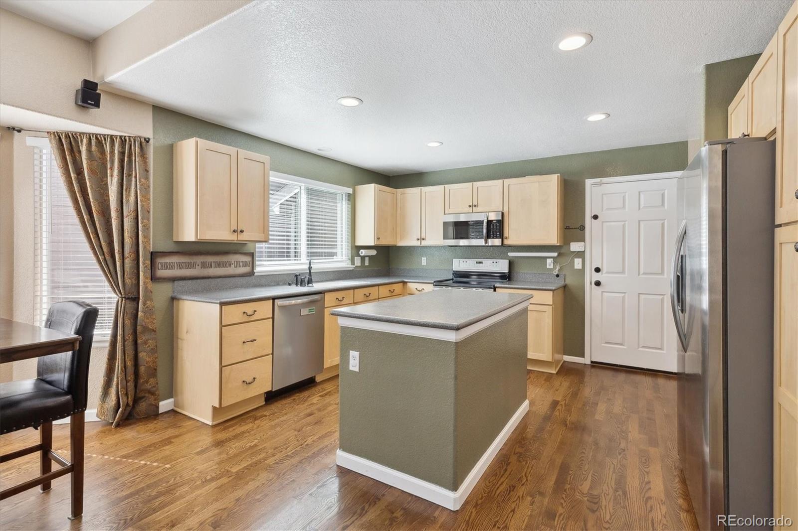 6513 Dutch Creek Street