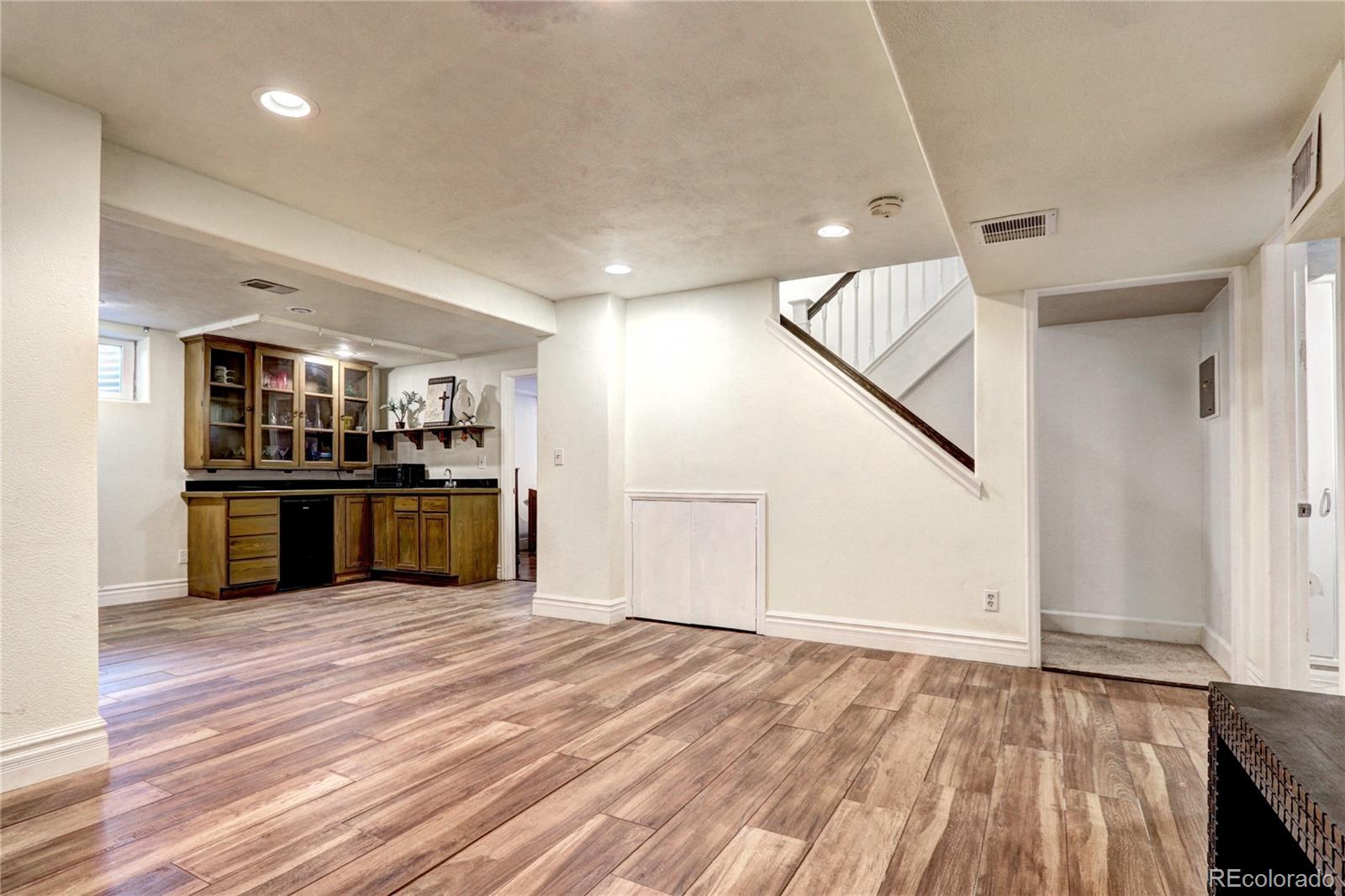 7905 S Jasmine Circle
