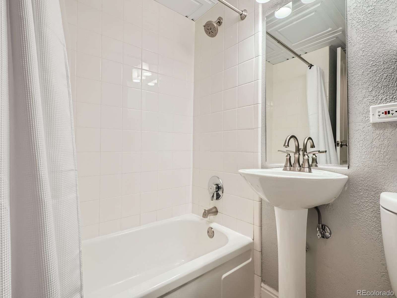2225 Buchtel Boulevard Unit: 1001