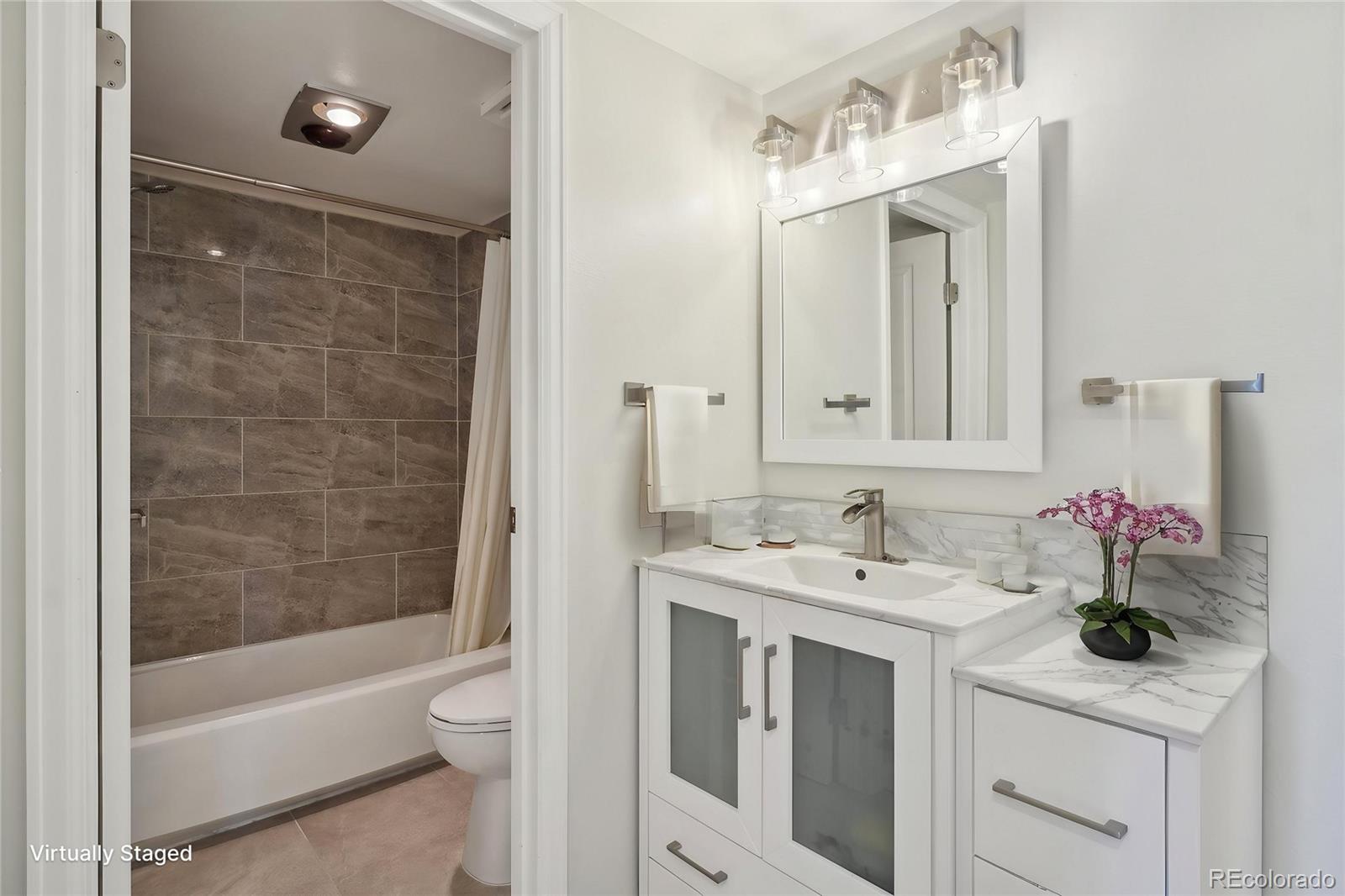540 S Forest Street Unit: 3-204