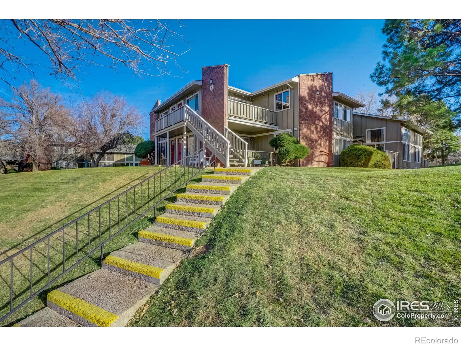 857 S Van Gordon Court Unit: 204