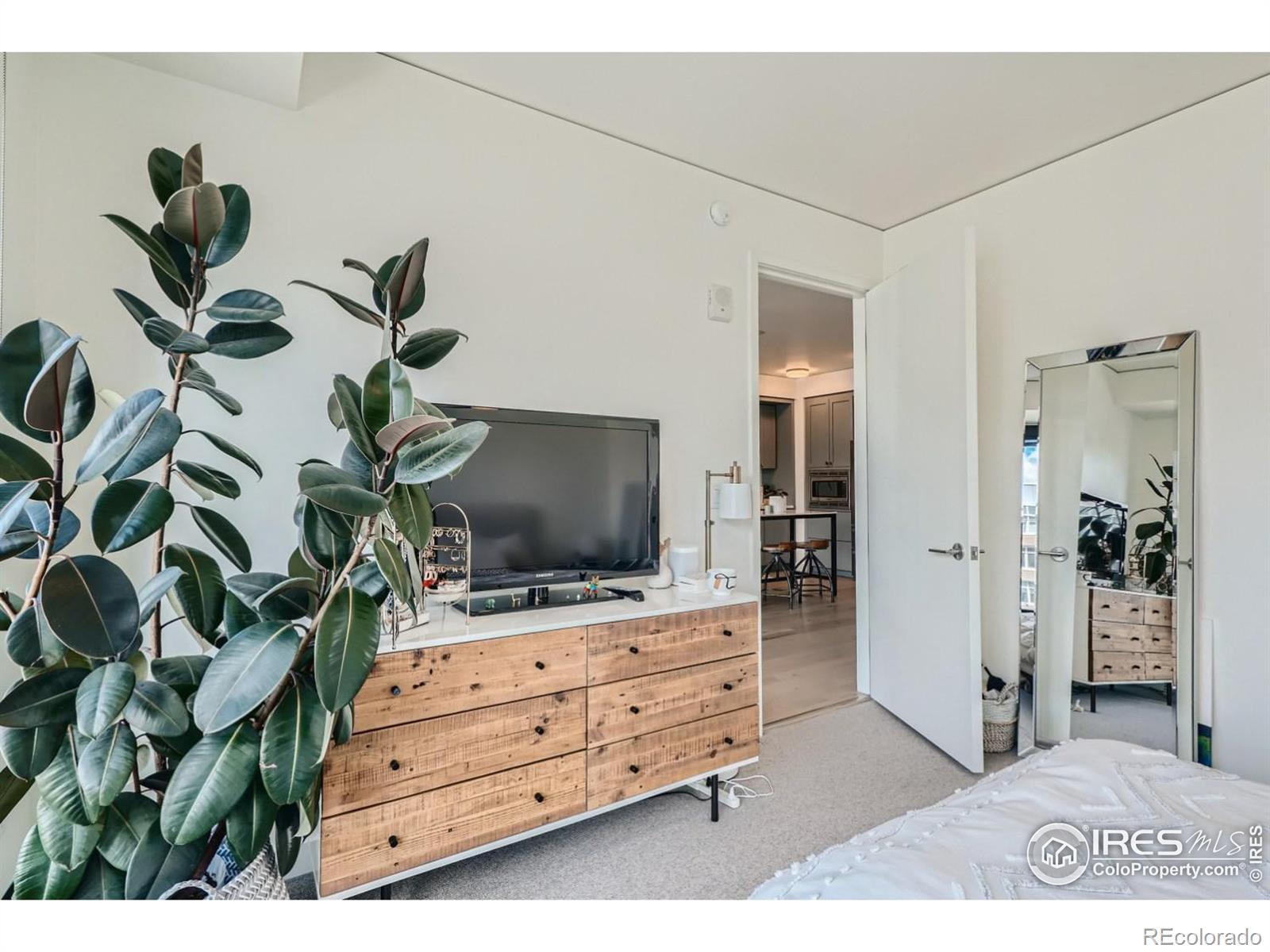 1750 Wewatta Street Unit: 1227