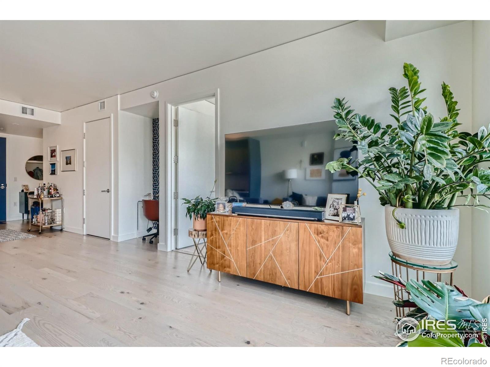 1750 Wewatta Street Unit: 1227