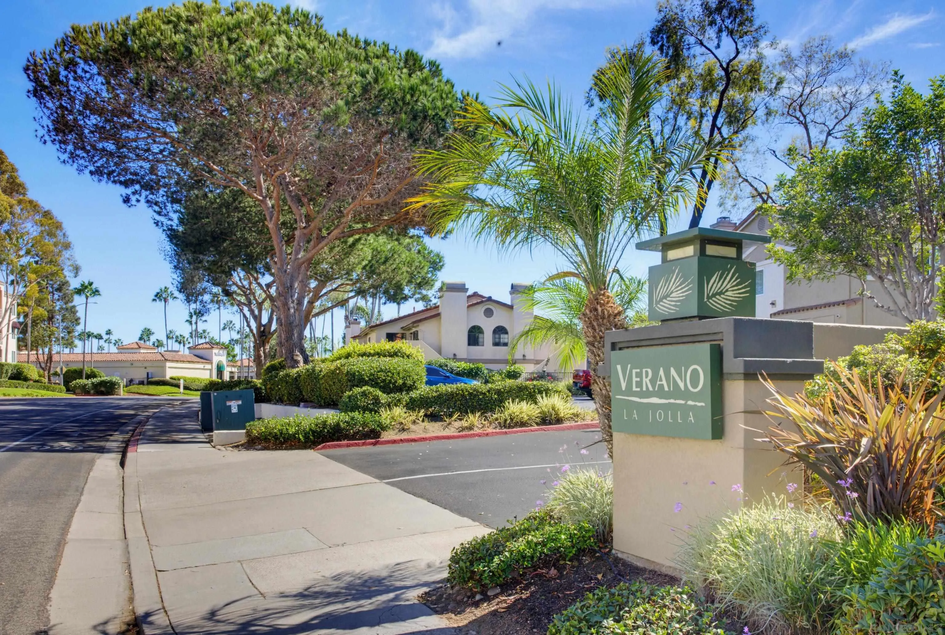 7575 Charmant Drive Unit 1003