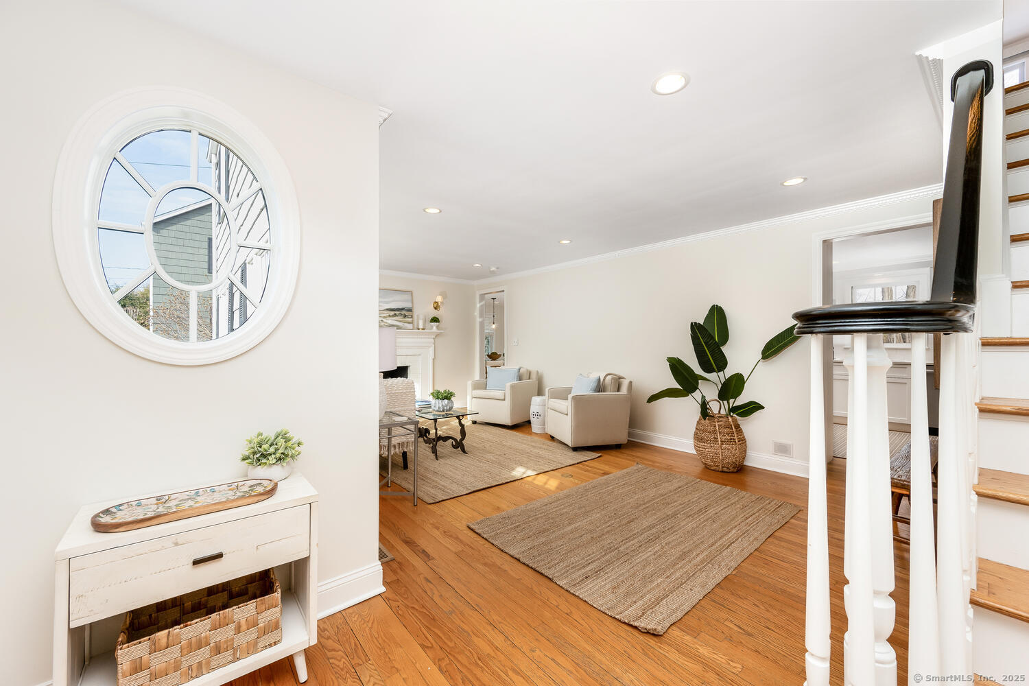 7 Clock Avenue