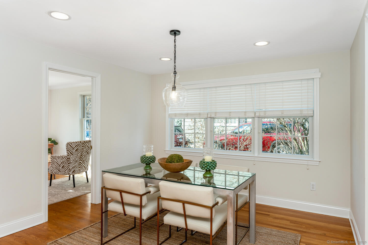 7 Clock Avenue