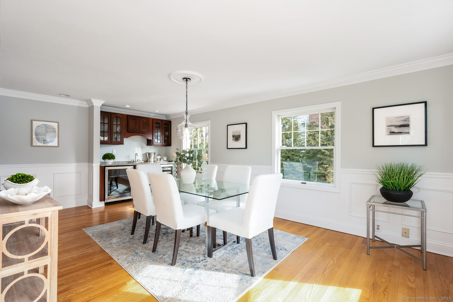 7 Clock Avenue