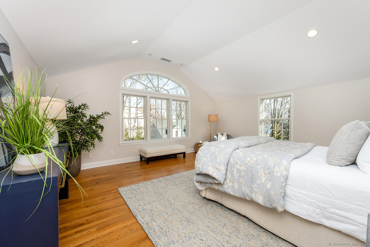 7 Clock Avenue