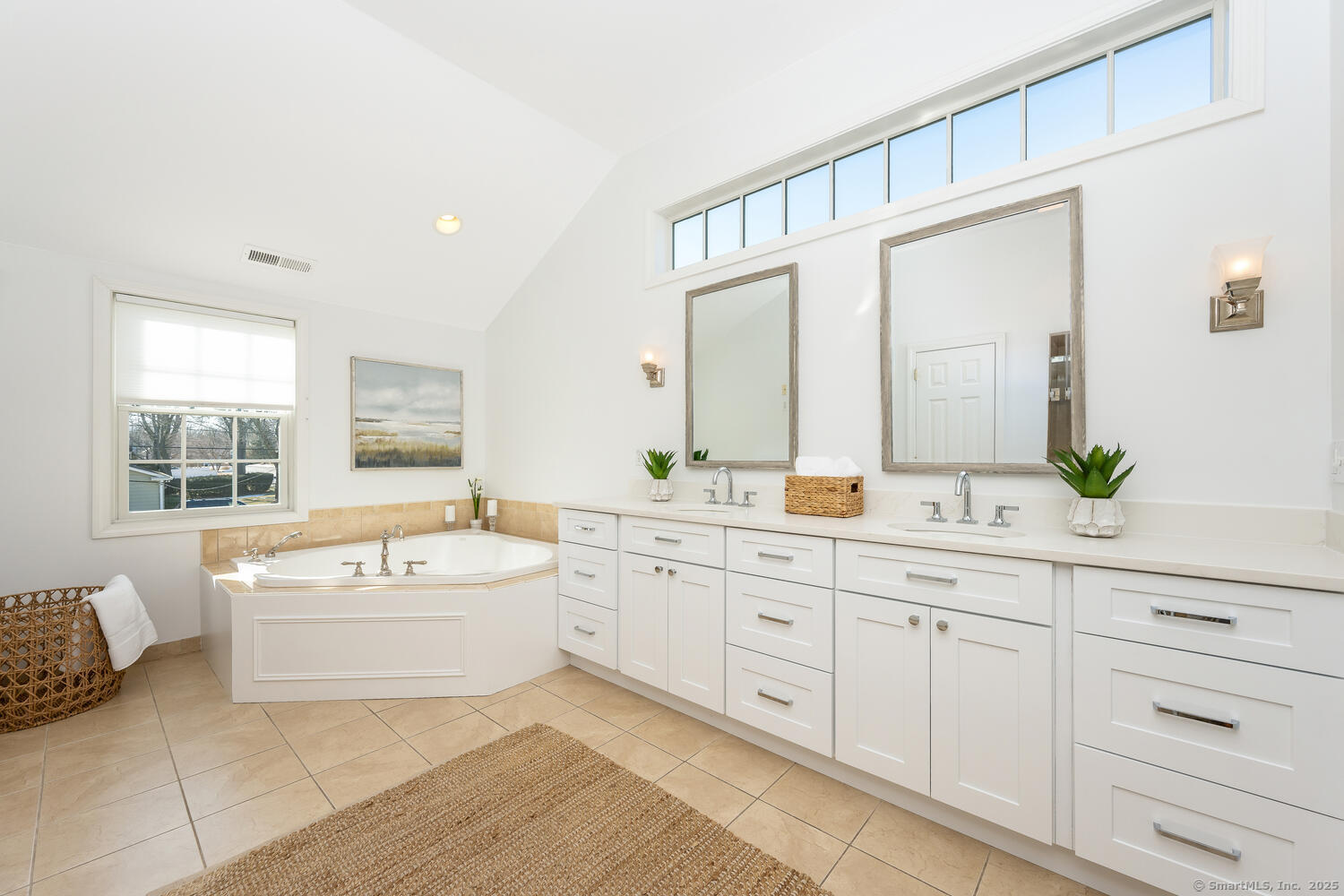 7 Clock Avenue