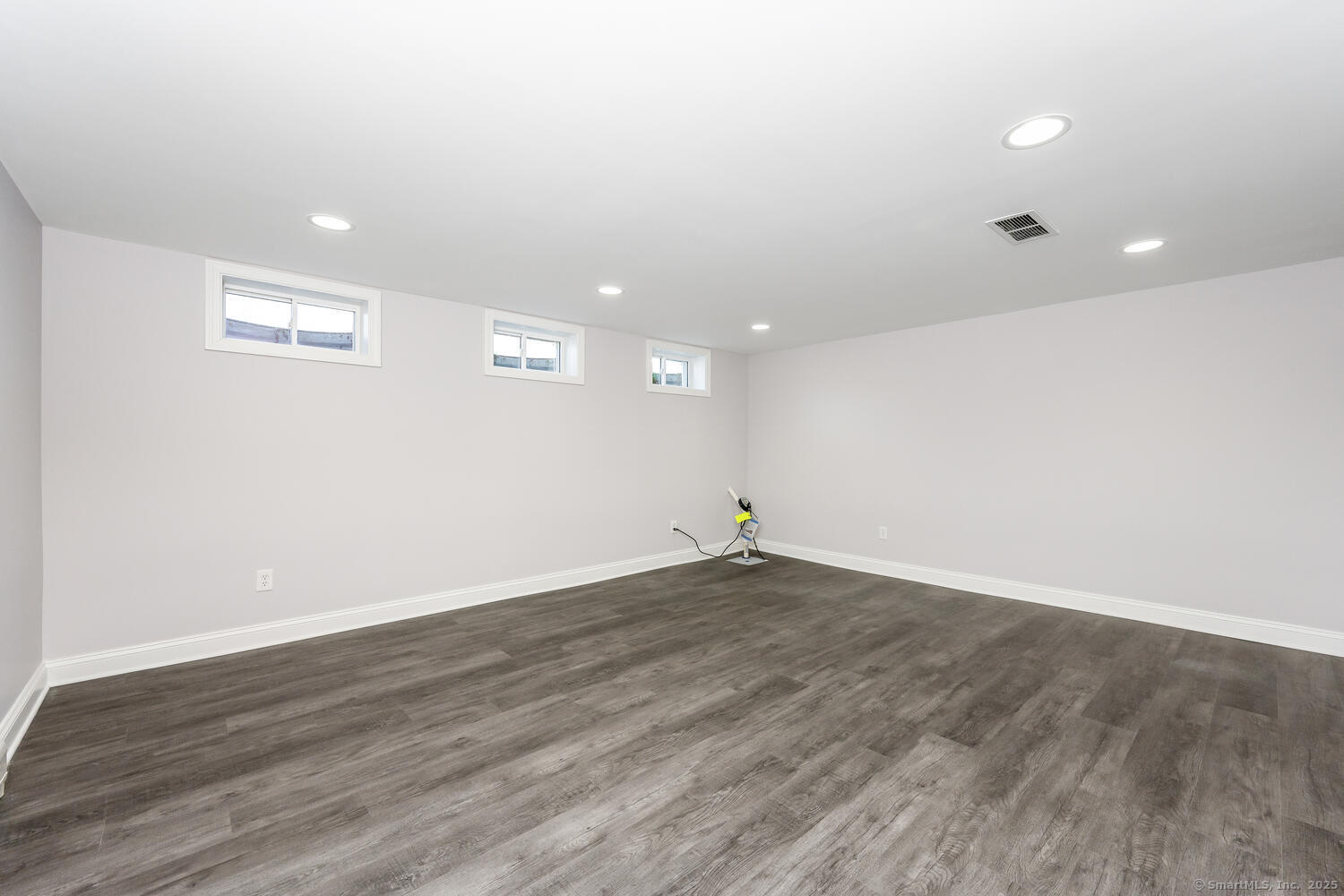 7 Clock Avenue